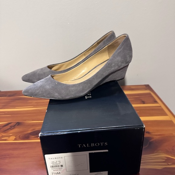 Women’s Shoes - Picture 3 of 4